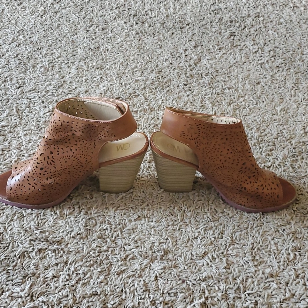 Shoes - Picture 3 of 4